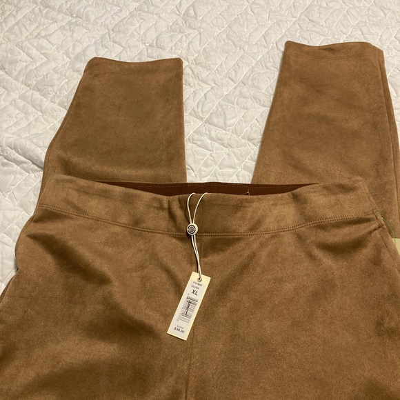 Max Studio XL Pull on suede like pants. Fitted to the ankle. Comfy stretch. Nice - Picture 2 of 7